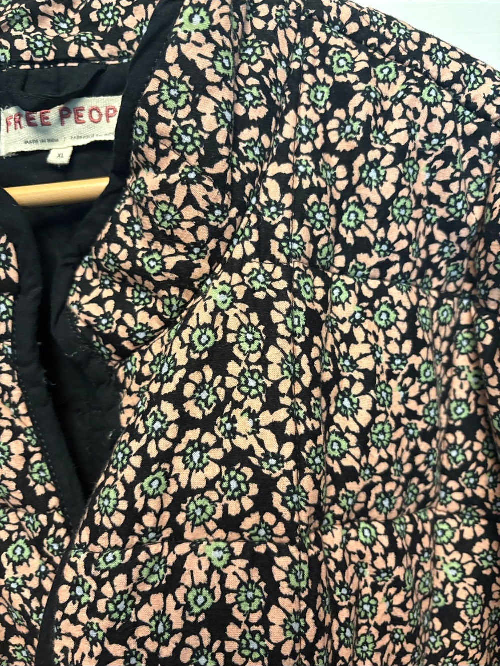 Free People Black Quilted Jacket with Pink Floral Print XL - Picture 4 of 5